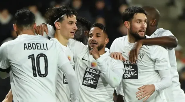 Jim Allevinah, Jacques Ekomie et Angers battent Montpellier 2-0