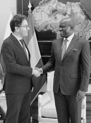 Diplomatie : Oligui Nguema renforce les liens avec la France, le Japon et la RDC