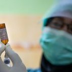 Vaccins anti-Covid : l’OMS appelle les entreprises pharmaceutiques à partager leurs capacités de production