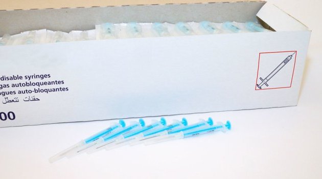 Covid-19 : l’UNICEF commence à expédier des seringues pour le déploiement mondial des vaccins