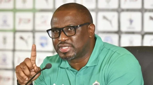 CAN 2025&nbsp;: Thierry Mouyouma face à un casse-tête sur la liste provisoire des Panthères