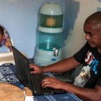 Les personnes qui travaillent à leur domicile doivent être mieux protégées
