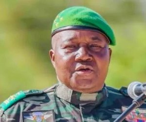 Attaque de l’aéroport de Niamey&nbsp;: Tiani accuse Macron, Talon et Ouattara de «&nbsp;sponsoriser les mercenaires&nbsp;»