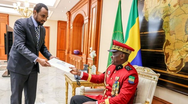 Un émissaire du président tchadien reçu en audience par Oligui Nguema
