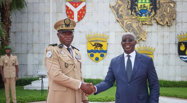 Oligui Nguema remet le rapport du Dialogue National Inclusif et installe les comités de suivi