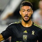 Mercato : Le Stade Rennais s’intéresse de près à Denis Bouanga