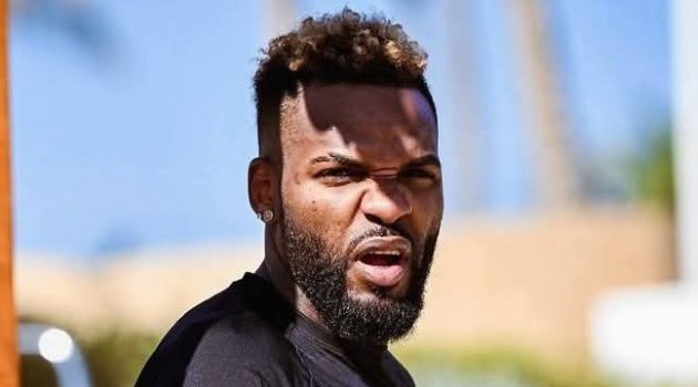 Roumanie : Aaron Boupendza s’illustre de nouveau pour indiscipline avec le Rapid Bucarest