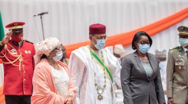 Ossouka Raponda à l’investiture du président nigérien Mohamed Bazoum
