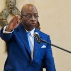Le gouvernement gabonais remanié a prêté serment devant le président de la transition