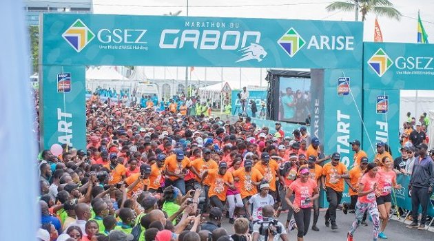 Ali Bongo donne le coup d’envoi de « la Gabonaise » du marathon du Gabon