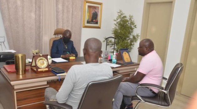 Pierre Alain Mounguengui reçoit l’Union gabonaise de la presse sportive