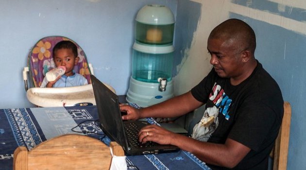Les personnes qui travaillent à leur domicile doivent être mieux protégées