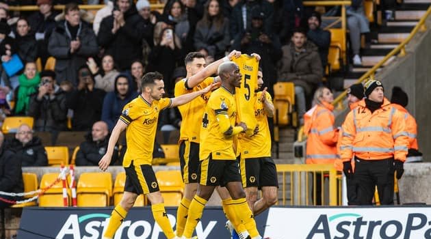 Wolverhampton : soutien touchant des joueurs à Mario Lemina après le décès de son père