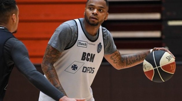 Un basketteur suspendu après avoir été contrôlé « enceinte »