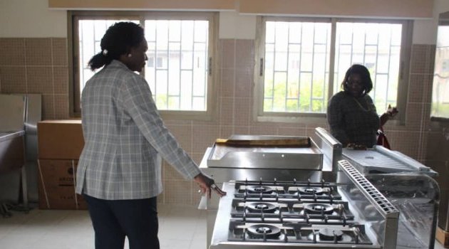 Édith Oyouomi visite deux centres de prise en charge d’enfants autistes et trisomiques