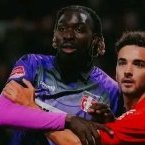 Pays-Bas&nbsp;: Dordrecht de Yannis M’bemba met fin à sa série noire grâce à un sursaut collectif