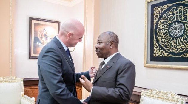 Giovanni Vincenzo Infantino, Stephen Jackson et Arthur Nkoumou Delaunay chez Ali Bongo