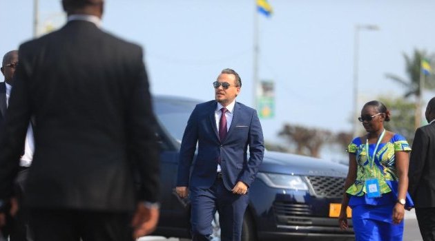 Viré du palais présidentiel gabonais, Brice Fargeon se voit interdire de quitter le Gabon !