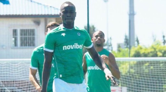 Chypre : Curtis Junior Makosso Moungadji signe son premier contrat professionnel à l’Omonia Nicosie