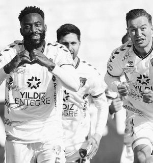 Turquie : Appindangoye et Kocaelispor surclassent Yeni Malatyaspor