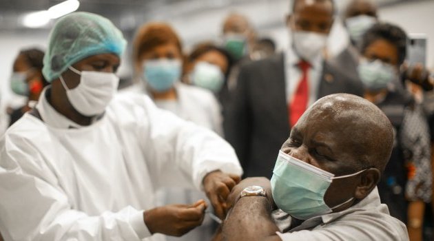 Quinze pays africains ont atteint l’objectif de 10 % de vaccination de la population contre la COVID-19