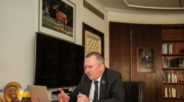 Lee White préside la 6ème session ordinaire de la Commission nationale d’affectation des terres