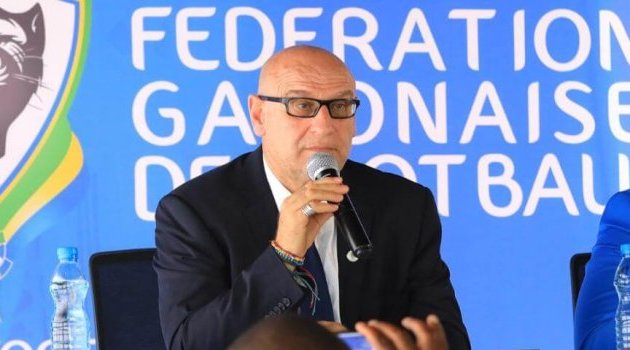 La FIFA ordonne au Gabon de payer de grosses indemnités à l’ancien coach des Panthères Patrice Neveu