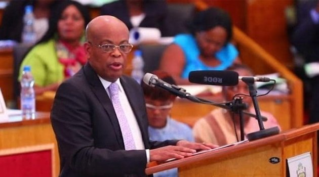 Roger Owono Mba à Yaoundé pour la réunion du comité ministériel de l’UMAC