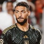 Gabon vs Sénégal : l’attaquant Denis Bouanga absent de la tanière des Panthères