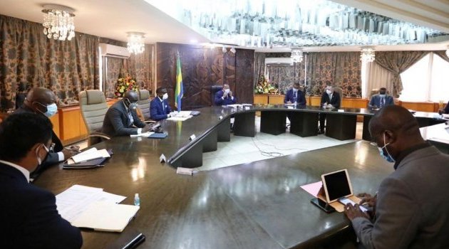 Nkoghe Bekale préside une réunion sur la problématique de la collecte des déchets ménagers