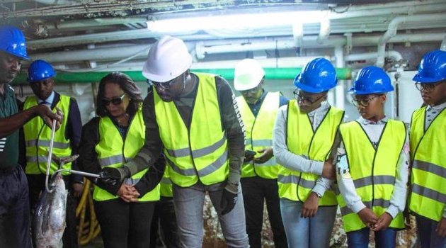 Deuxième opération de transbordement de thon au Gabon