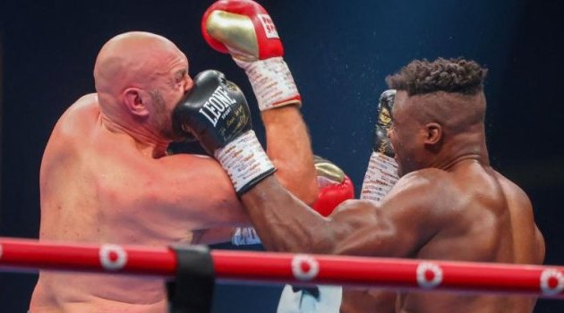 Boxe anglaise : Francis Ngannou perd de justesse face à Tyson Fury