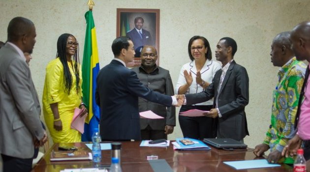 Madeleine Berre et Noël Mboumba conduisent la médiation entre Addax Petroleum et l’ONEP