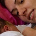 Covid-19 : l’OMS recommande de poursuivre l’allaitement maternel pendant l’infection et après la vaccination