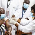 5 choses à savoir sur le COVAX, l’initiative vaccinale de l’OMS contre la Covid-19
