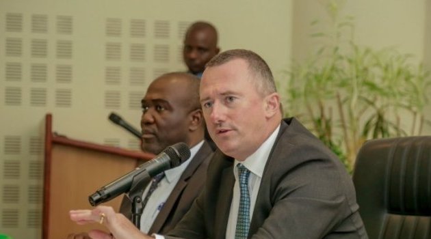 Lee White reçoit les responsables syndicaux du secteur forêt-bois