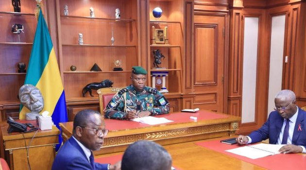 Chantiers routiers prioritaires : Brice Clotaire Oligui Nguema ordonne la reprise des travaux