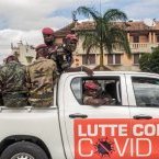 Coronavirus : l’armée malgache livre aux populations une potion qui protège du Covid-19