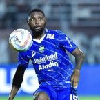 Levy Madinda débloque son compteur de but en Indonésie après un long passage à vide